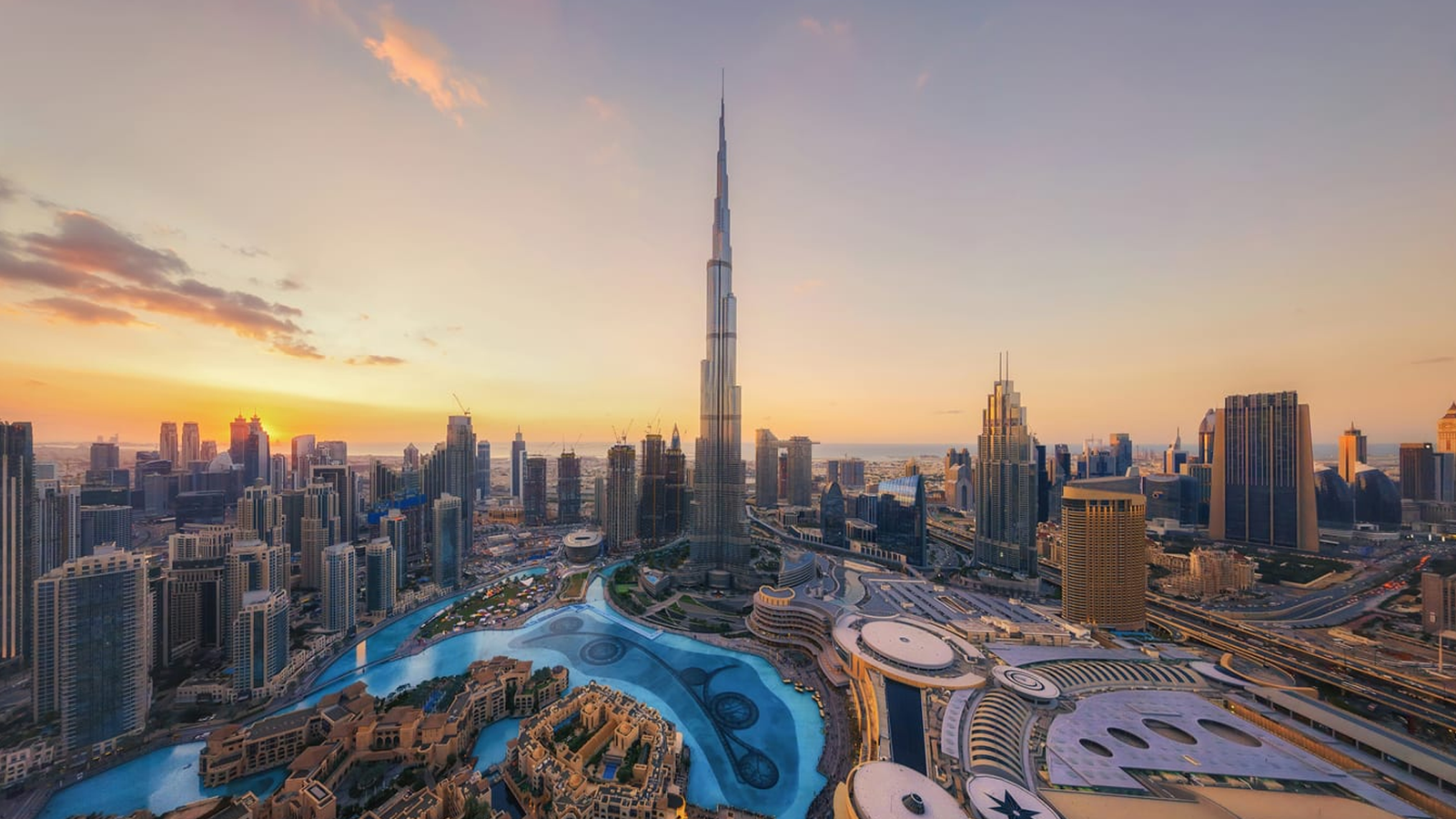 Burj Khalifa: Astonishing view of Earth from the Majestic Skyscraper